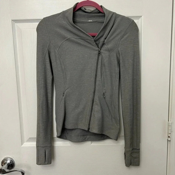 ! Lululemon Athletica Precision Asymmetrical Zip grey Jacket Womens 4 - Picture 1 of 7